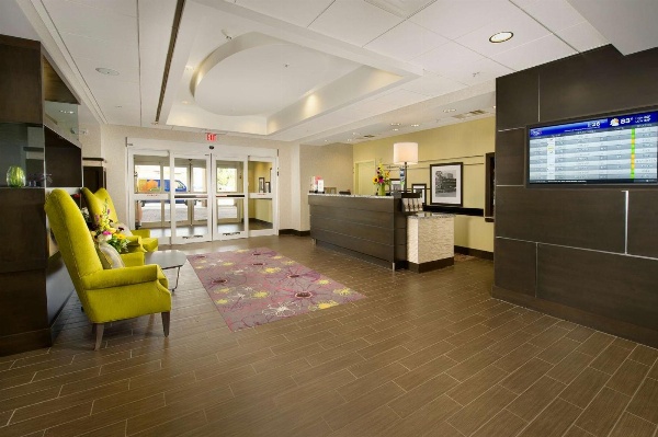 Hampton Inn & Suites - Buffalo Airport image 3