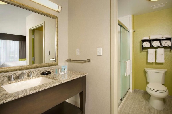 Hampton Inn & Suites - Buffalo Airport image 7